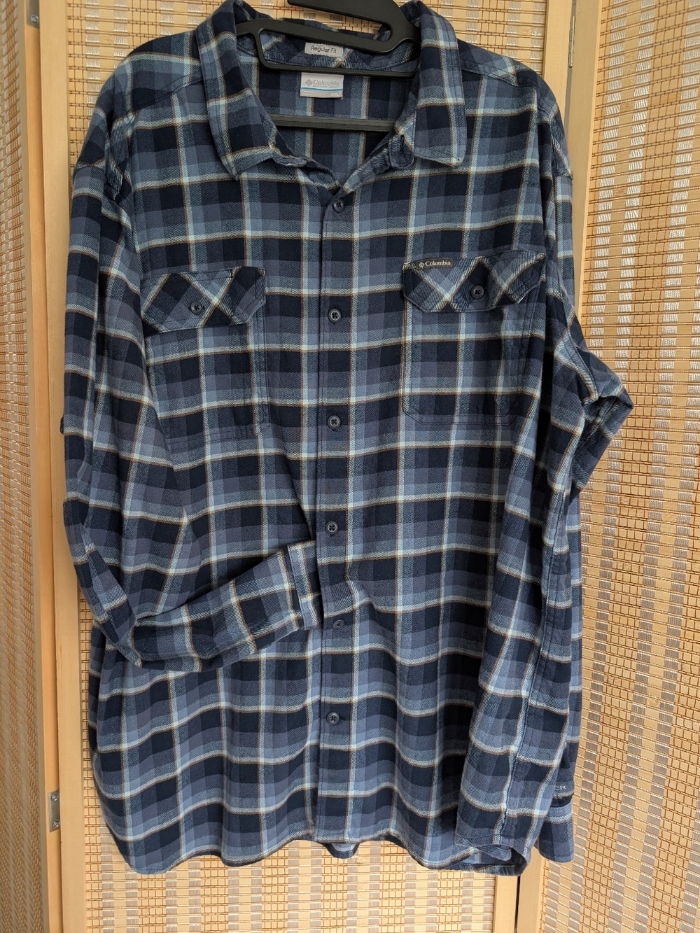 Columbia Men's Blue and Tan Plaid Button-Down Flannel Shirt